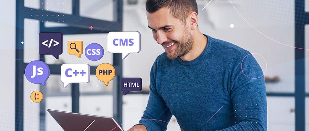 Desenvolvedor programando e explorando linguagens de programação, representando um back-end roadmap para se destacar na área.